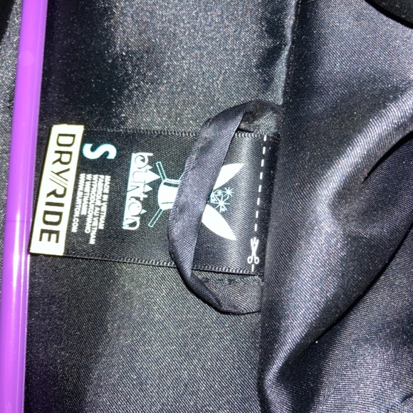 Burton Vest with Cozy Large Hood - Picture 3 of 3